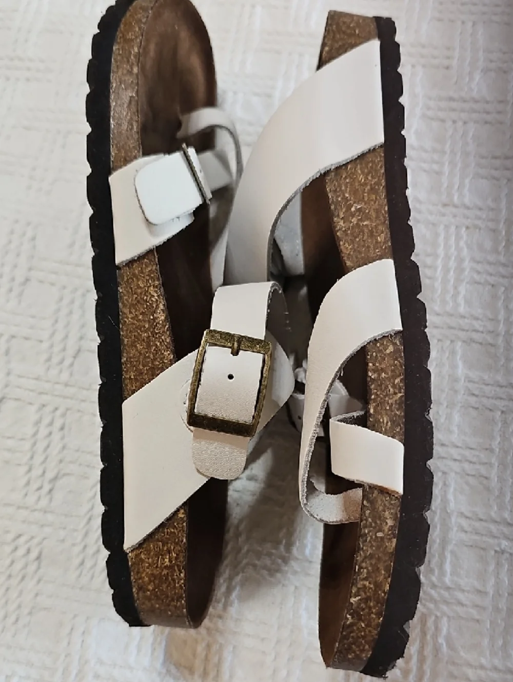 White Mountain Women's White Leather Crossover Sandals with Buckle - Picture 5 of 7